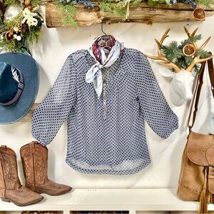 Lovely semi sheer boho blouse w mother of Pearl buttons